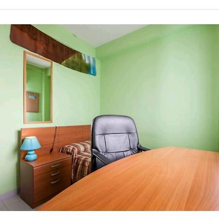 Piso Con Buena Red Wiffi Fibra Optica Alquiler De Habitaciones 塞维利亚 外观 照片